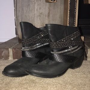 Gianni Bini black sparkly cowboy boots